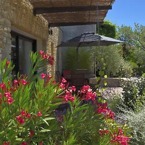 https://gite-les-lavandes.fr-provencehotel.com